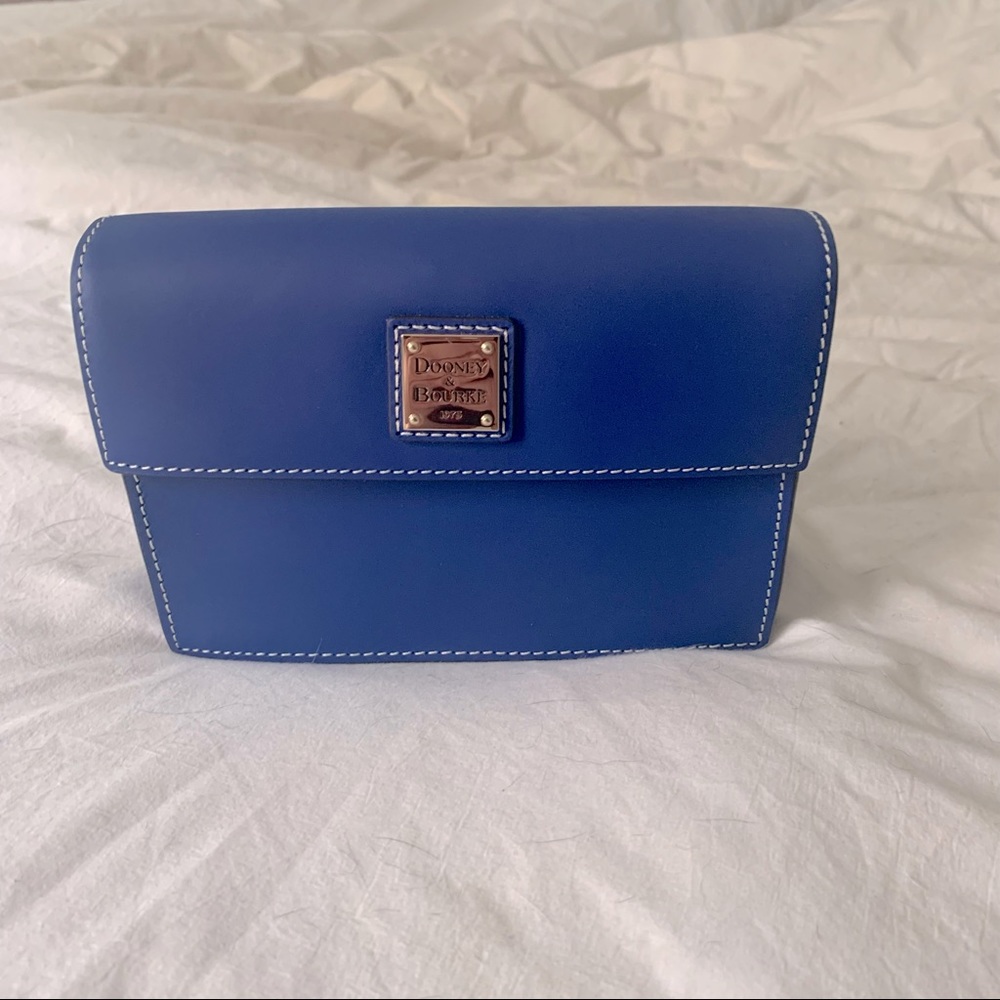 Dooney & Bourke Beacon East/West Flap Crossbody